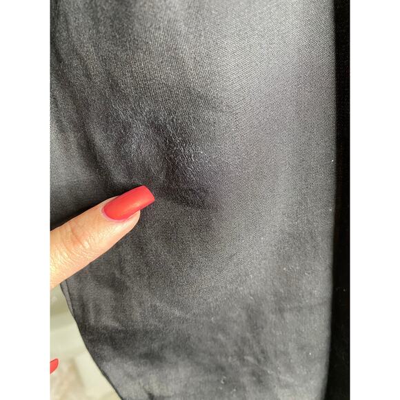 AREA STARS Avalon Ruffle Button Front Top - Picture 4 of 10